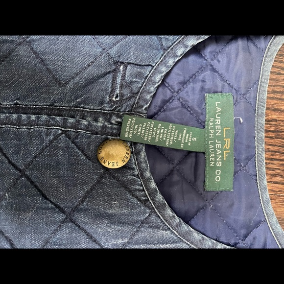 Chambray Quilted jacket with brass button - Picture 8 of 9